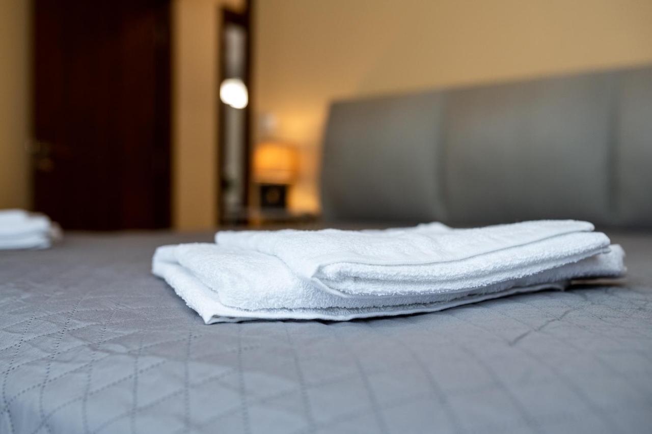 Brand New Downtown Apartment ヴァルナ エクステリア 写真