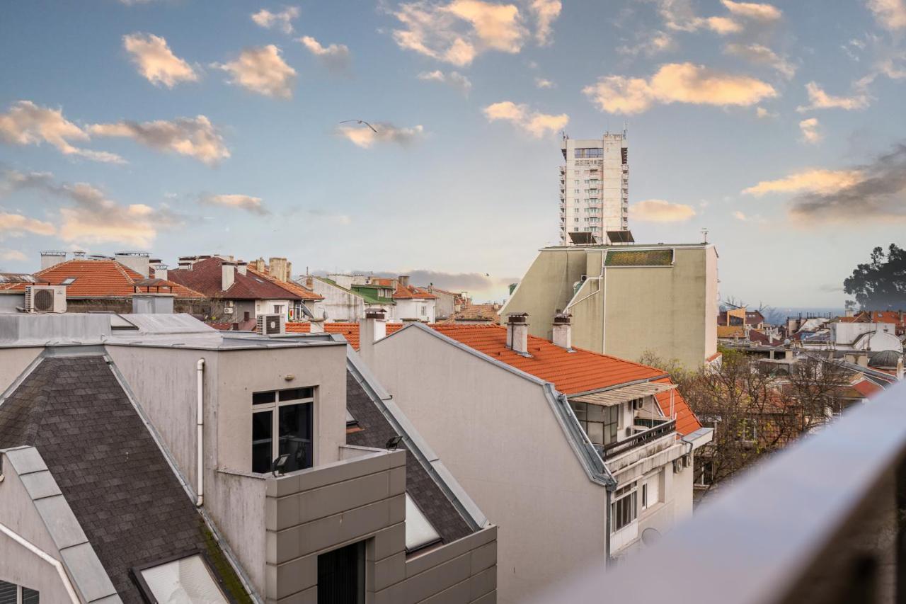 Brand New Downtown Apartment ヴァルナ エクステリア 写真